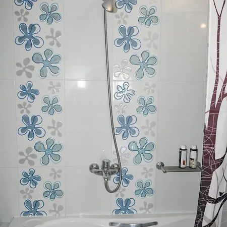 Sporados House * Stení